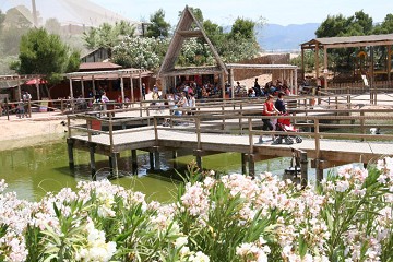 Interactie met dieren in Terra Natura in Murcia - Van Dam Estates