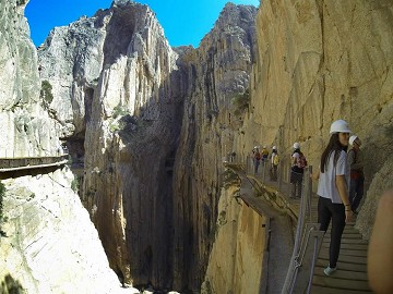 Impresionante paseo por el Camino del Rey - Van Dam Estates