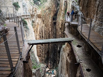 Impresionante paseo por el Camino del Rey - Van Dam Estates