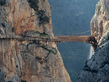 Impresionante paseo por el Camino del Rey - Van Dam Estates