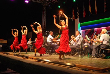 Fiesta flamenca del melón de oro - Van Dam Estates