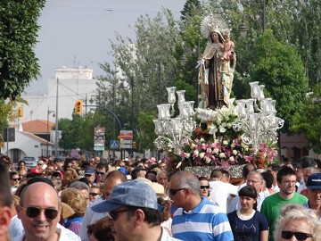 Procesión marítima de la virgen del Carmen - Van Dam Estates