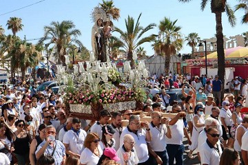 Procesión marítima de la virgen del Carmen - Van Dam Estates