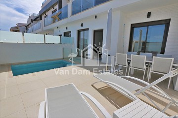 Attractive family home in the center of San Pedro del Pinatar ?> - Van Dam Estates